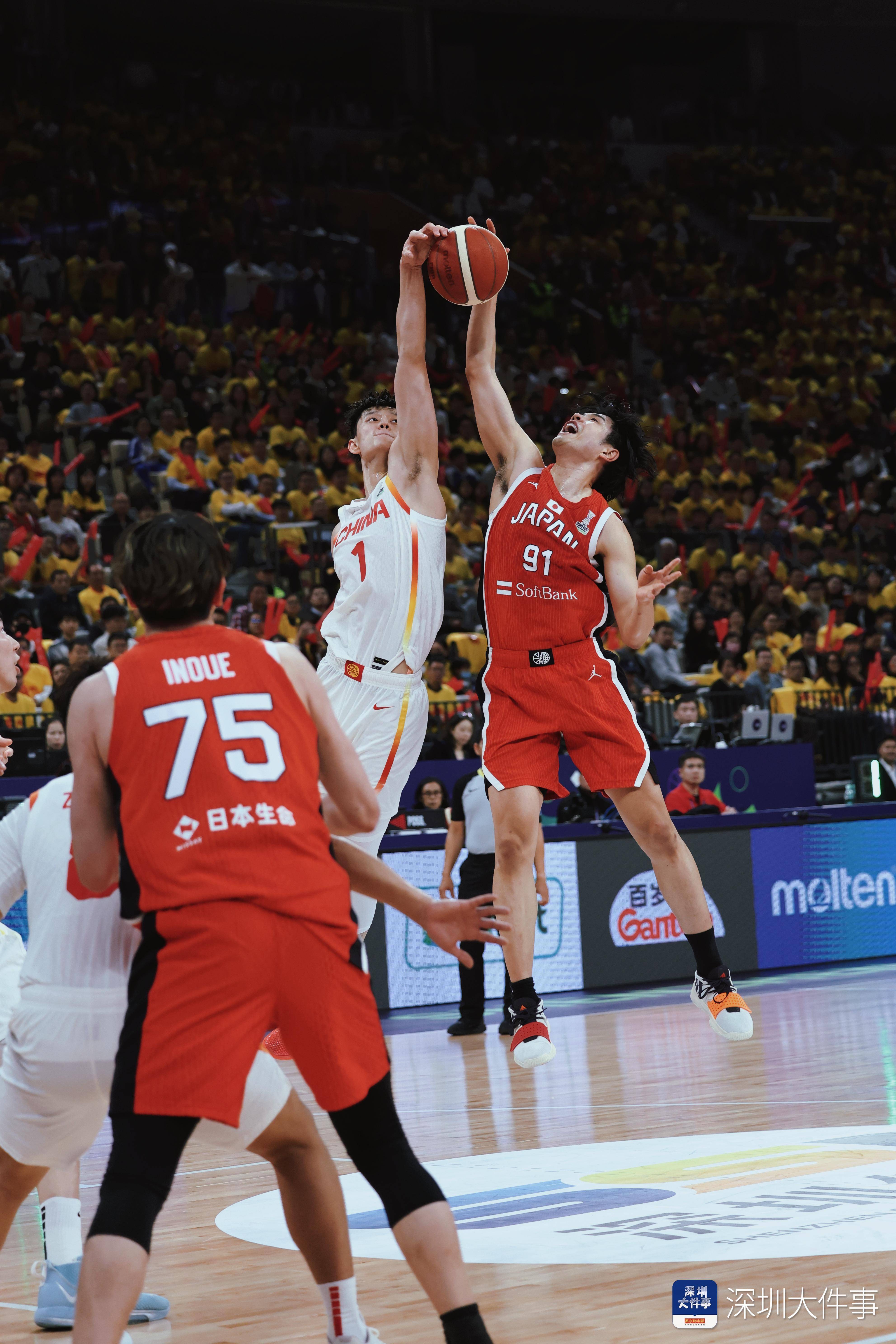 博彩官方网页关于深圳男篮训练开放日；今晚手感冰凉引欢呼；CBA季后赛在即；训练强度明显提升的信息